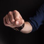 출소 12일 만에 아버지 찾아간 40대 아들…”돈 달라”며 주먹 휘둘렀다