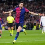 ‘레반도프스키 멀티골’ 바르셀로나, 엘클라시코서 레알에 4-0 대승