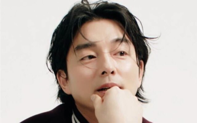 공유는 지금 흰색이 되려는 회색이다