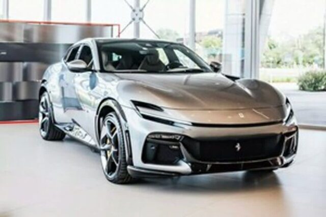 최초의 페라리 SUV, 푸로산게 엄청난 매력 대기 기간만 2년?