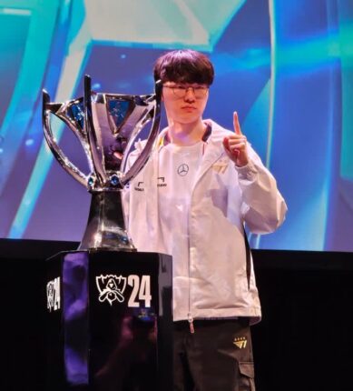 롤드컵 MVP ‘페이커’ 이상혁…가장 높은 곳 올랐다