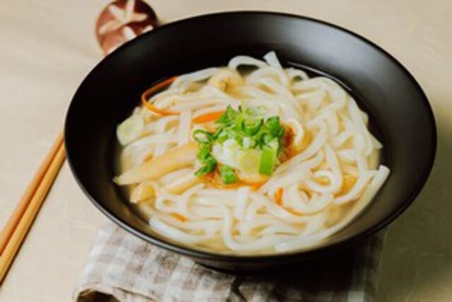 “K-직장인의 점심을 책임진다 !” 손맛 한수저 듬뿍 올린 서울 칼국수 맛집 TOP 4 추천