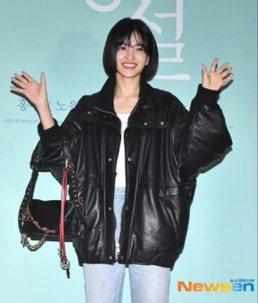복고 여신으로 레전드 찍은, 최근 김태리 창창설 시사회 패션 (프라다)