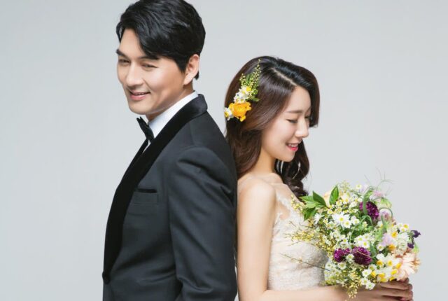 연애 프로그램에서 만난 9살 연하 여성과 실제 결혼한 배우