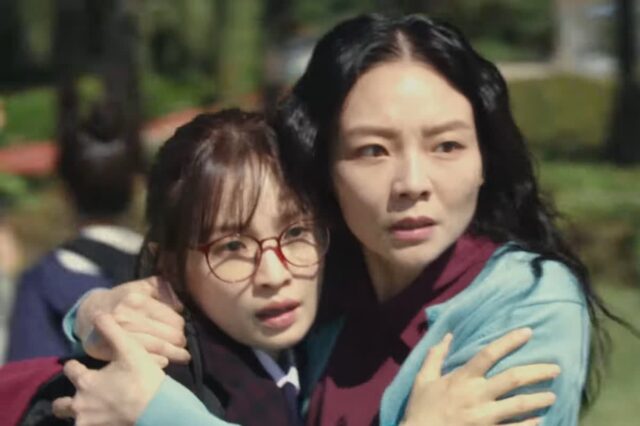 조용필 뮤직비디오에 모녀 관계로 등장한 8살차 대세 배우들
