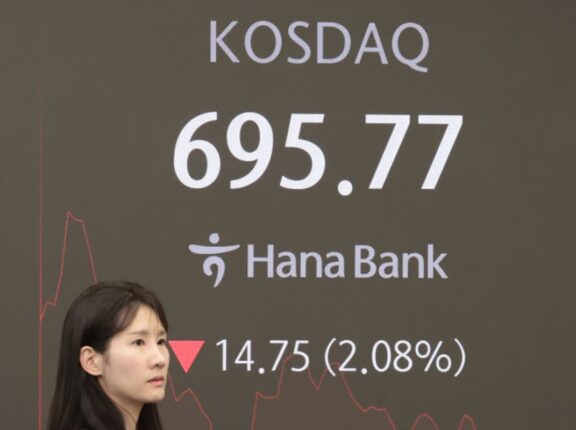 코스피 2450·코스닥 700 붕괴에 김병환 “적시 대응”