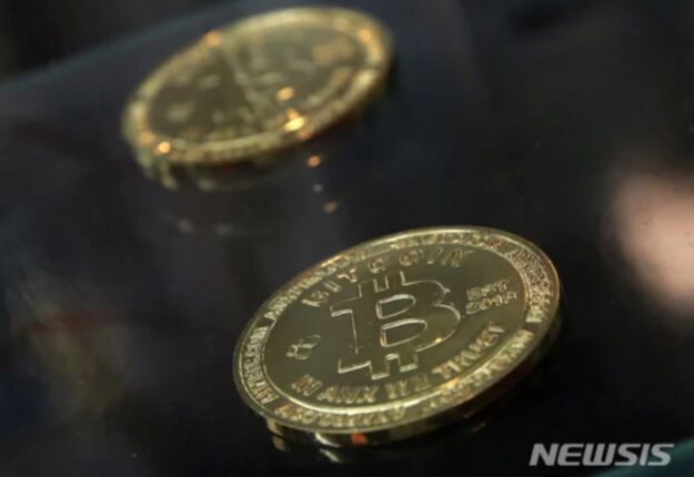 비트코인, 사상 최고가 터치 후 ‘숨고르기’…연말까지 이어질까