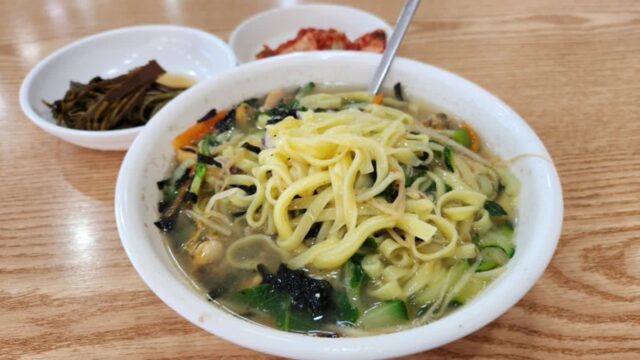 [국내 맛집 여행] 청송 주왕산 주산지 맛집 정석휴게소 민박 식당 해물칼국수