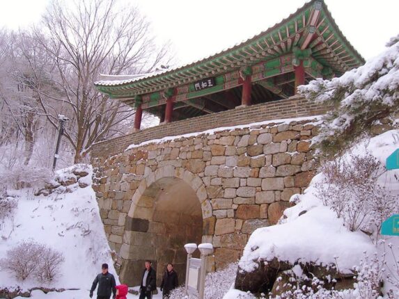 국내 겨울여행지 산책가볼만한곳 best 4 (남한산성, 문경새재, 산막이옛길, 블루로드)
