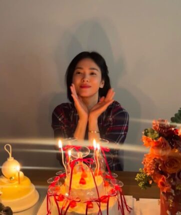 (리치 언니) 43세 송혜교도 생일선물로 받은 바라클라바