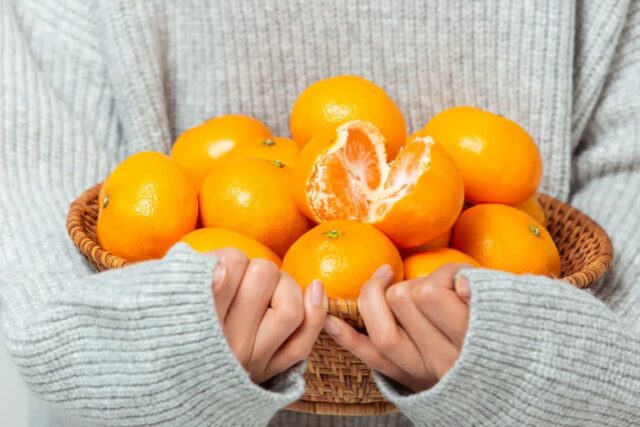 귤을 물에 담가 놓았더니, 생기는 놀라운 변화