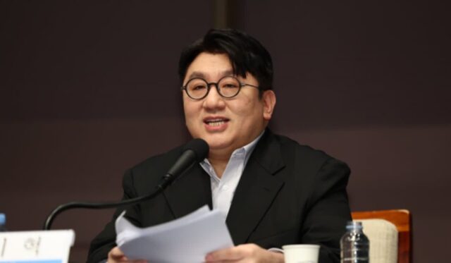 하이브 방시혁, IPO로 4000억 추가 수익…PEF ‘비밀계약’ 논란 [시그널]