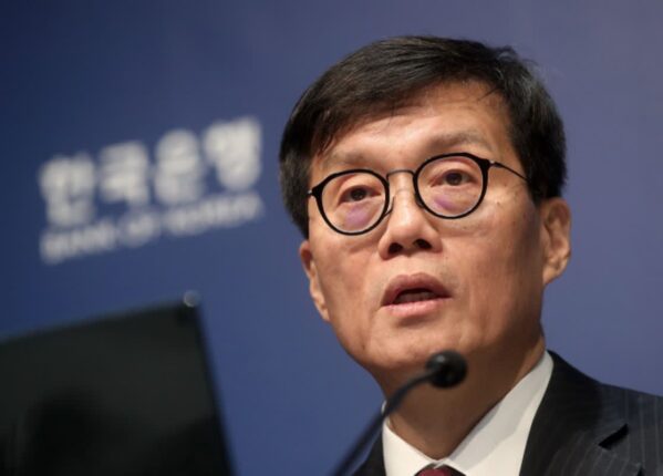 1%대 성장이 환율 공포 눌러…내년 초 추가 금리 인하 가능성도