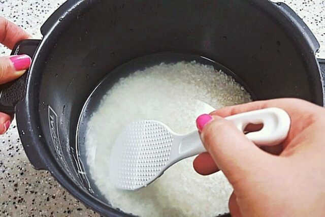 밥 할 때 ‘주걱’으로 이렇게만 해주면 믿기 힘든 효과가 생겨요!