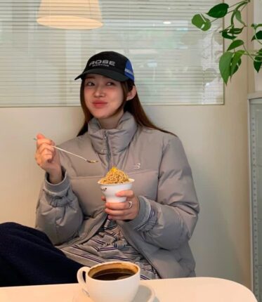(핀터레스트 감성 스타일 퀸) 차정원 뉴발란스 패딩 코디