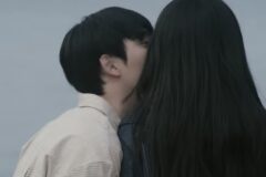 MV 촬영 중 남자 배우에게 뽀뽀 당해 도망친 여가수