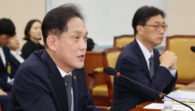 방통위도 계엄 책임?…여야, 과방위서 충돌
