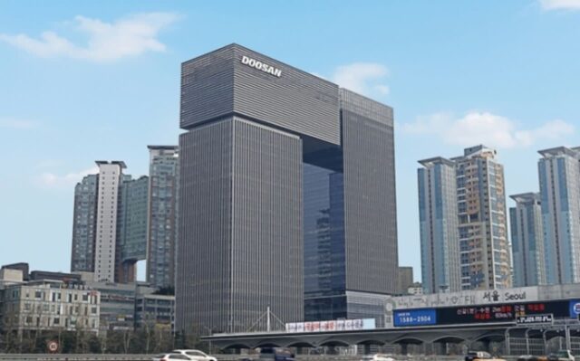 계엄 리스크에 발목 잡힌 두산…밥캣 분할‧합병 끝내 포기