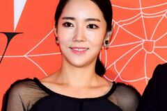 이혼하더니 아들 집 앞에 선물만 두고 돌아온 엄마