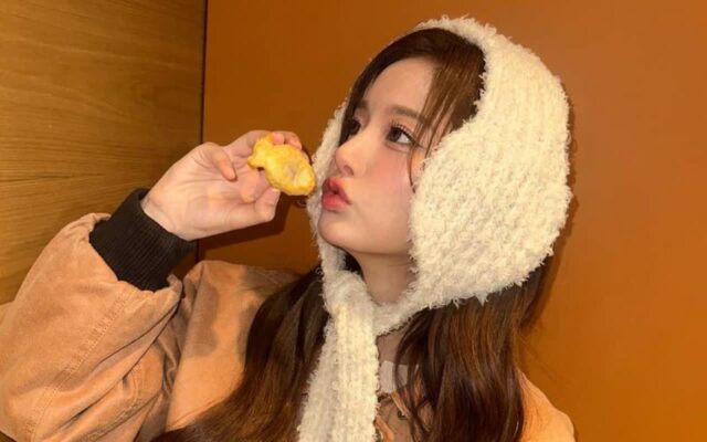 설윤이 모자 대신 선택한 귀마개