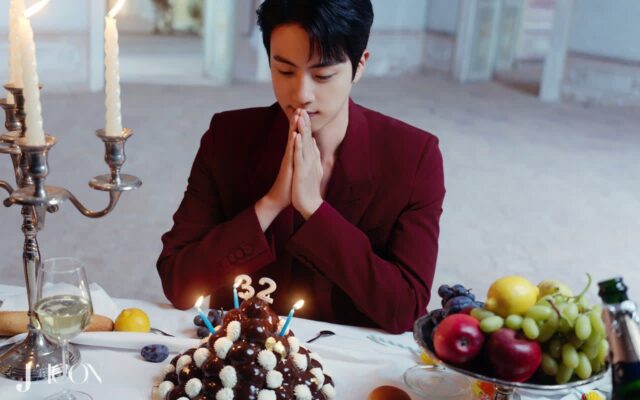 진, 아미와의 특별한 유대감 강조하며 새로운 도약 예고