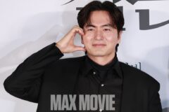[맥스포토] 이진욱, 악령을 믿지 않는 신부로 변신