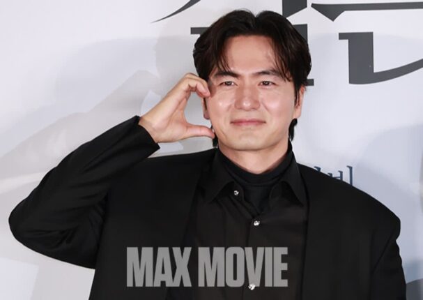 [맥스포토] 이진욱, 악령을 믿지 않는 신부로 변신