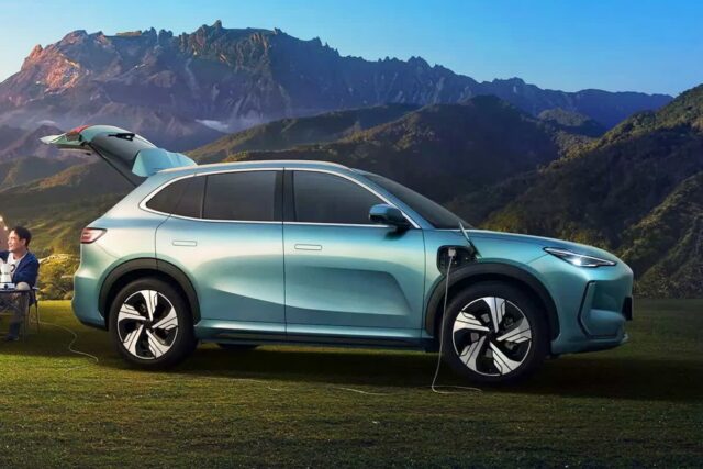 “하필 따라해도”.. 중국 車 기반으로 개발된 가성비 전기 SUV 공개