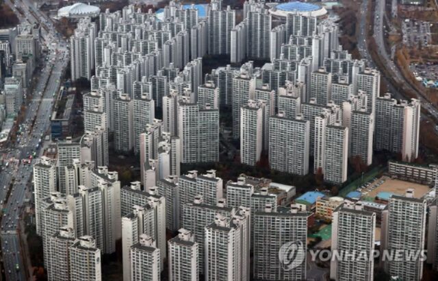 고금리에 청년 대출 감소…주택 소유 비중도 줄어