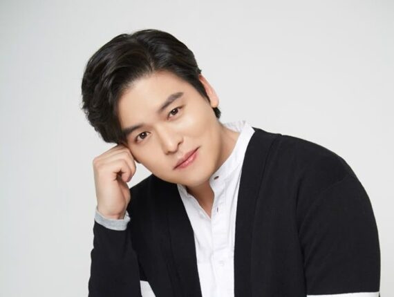 시상식에서 ‘결혼 미루자’고 독특한 프로포즈 한 나혼자산다 멤버