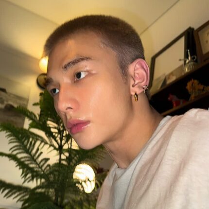 스트레이키즈 현진 화제가된 남자 삭발 머리