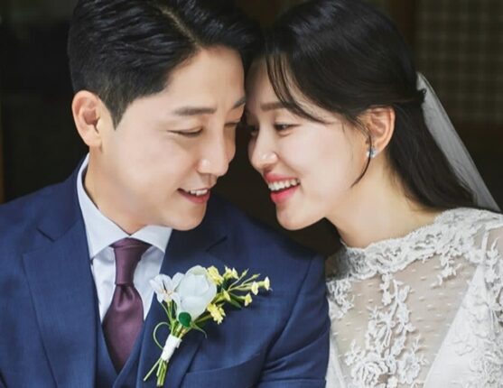 여친 고백 거절하더니 무릎 꿇고 프로포즈한 연예인