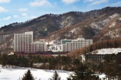 투숙객 10명 중 8명이 다시 찾겠다고 밝힌 겨울 리조트 성지