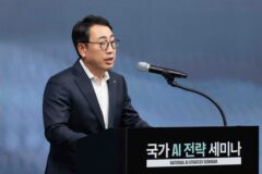 [CES 2025] SKT·KT 수장 현장 직접 살핀다…“AI 파트너 발굴”