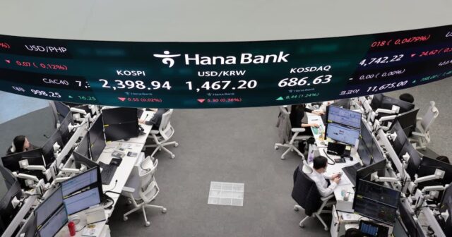 돌아온 외국인·기관에… 코스피 소폭 상승 출발