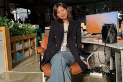 실용적이면서도 세련된 데일리 오피스룩, 윤가이처럼 입으면 OK