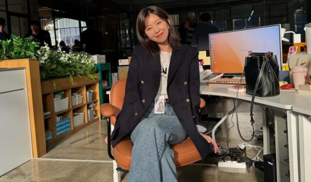 실용적이면서도 세련된 데일리 오피스룩, 윤가이처럼 입으면 OK