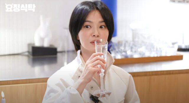 (반삭해도 예쁠듯,,) 아기 같은 송혜교 파격 숏컷 근황