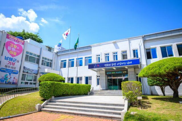 남해군, 펫티켓 준수 당부…”작은 실천이 성숙한 반려문화 조성의 첫걸음”