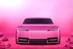 실패하면 ‘치명타’… 파격적 디자인과 함께 등장한 이 車의 ‘정체’