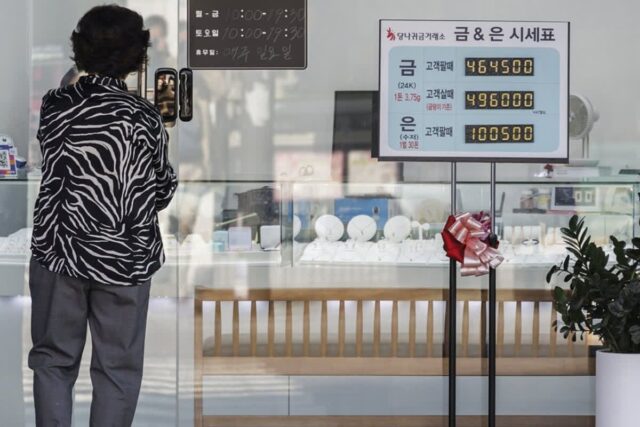 ‘답은 따로 있었네’… 세계 경제 흔들리자 사상 최고가 ‘돌파’