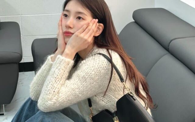 수지는 지루한 청바지를 이렇게 입는다
