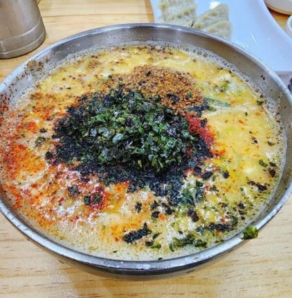 베테랑 칼국수, 전주 한옥마을에서 만나는 진한 맛의 비법