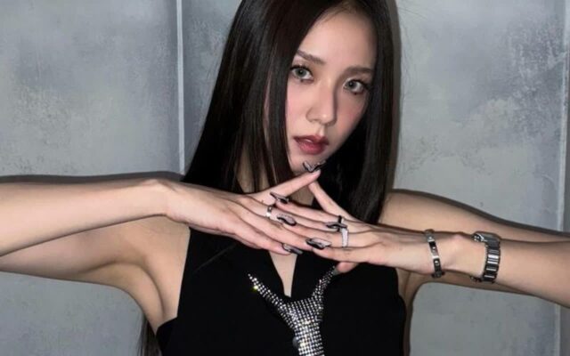 지수처럼 넥타이 하나로 데일리룩 기강 잡는 법
