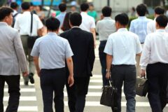 “아직 40대인데, 악몽을 꾸는 듯” … 얼어붙은 경기 속 아빠도 아들도 ‘한숨’