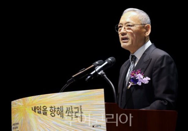 축사하는 유인촌 문화체육관광부 장관