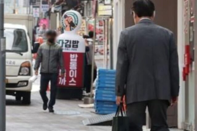 “한다고 하긴 하는데” .. 5060 ‘젊은 어르신’, 참담한 현실에 깊어지는 ‘한숨’