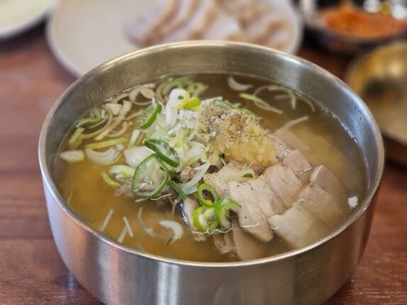 일산곰탕 맛있는 일산국밥 토당집 라페스타본점