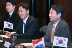 산업부 장관, 베트남 산업무역부 장관 회담…원전산업 대화체 재개