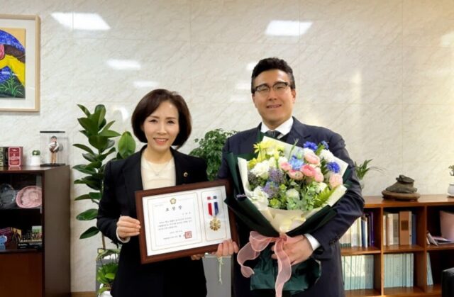 김영목 동국대 특임교수, 서울시의장 표창 수상